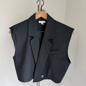 Black Oversized Cropped Sleeveless Blazer